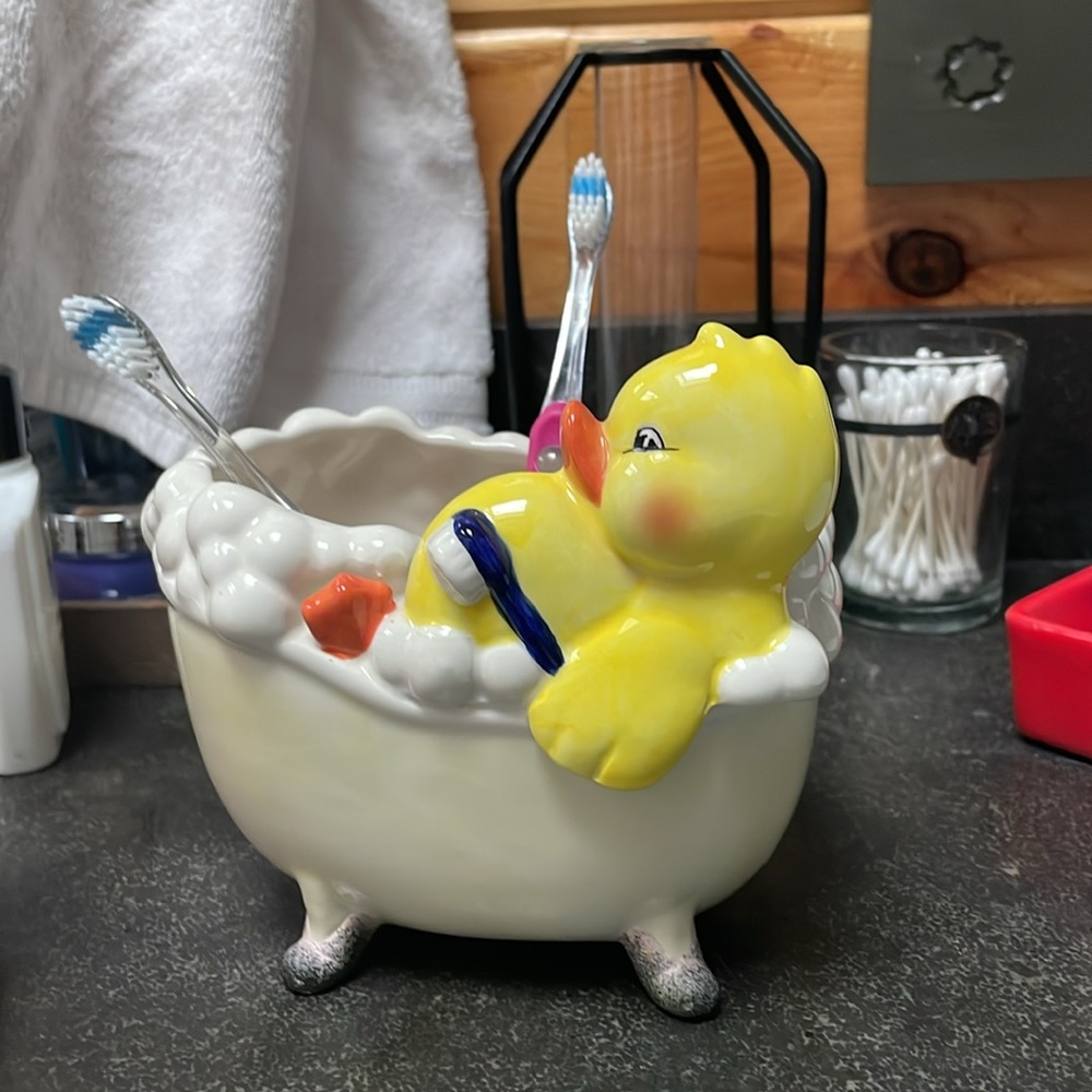 Ceramic Rubber Ducky in Tub - Picture 2 of 9